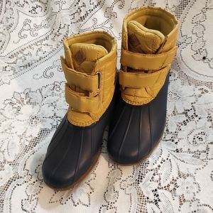 Sperry women's raibboots size 7. Velcro ties.
